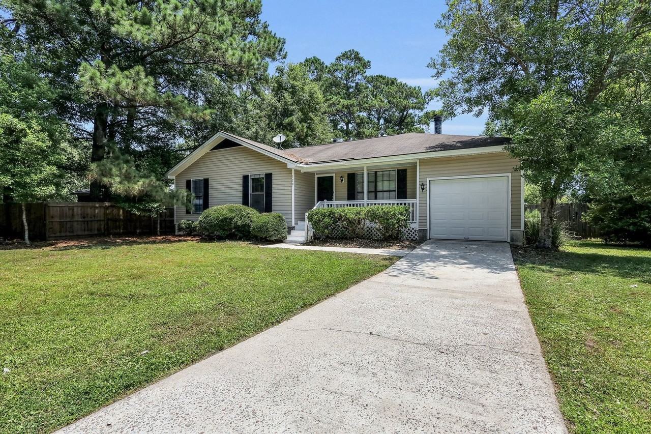 120 Stockbridge Dr - Photo 2 of 23
