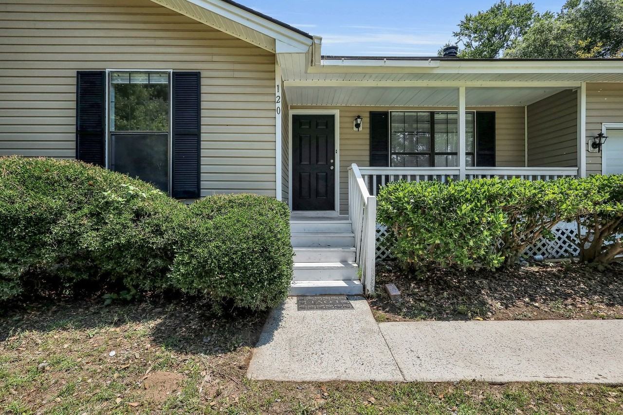 120 Stockbridge Dr - Photo 4 of 23