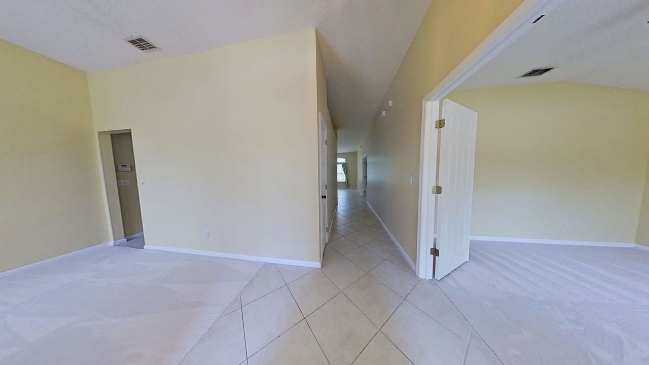 12404 Hatton Chase Ln W - Photo 4 of 25