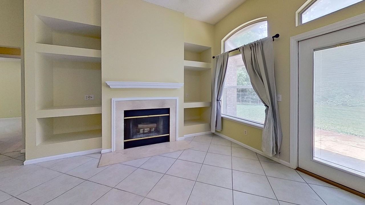 12404 Hatton Chase Ln W - Photo 6 of 25