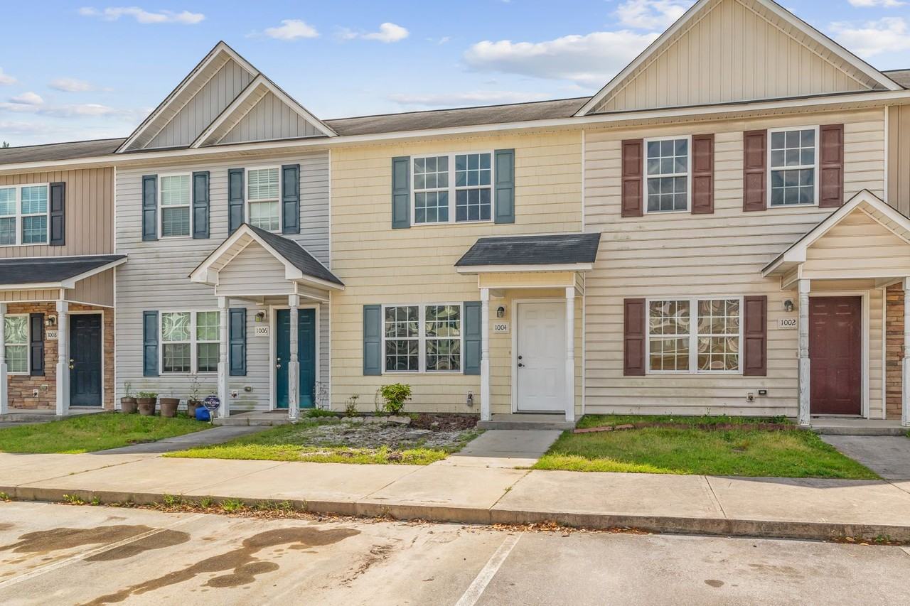 1004 Banister Loop - Photo 3 of 26