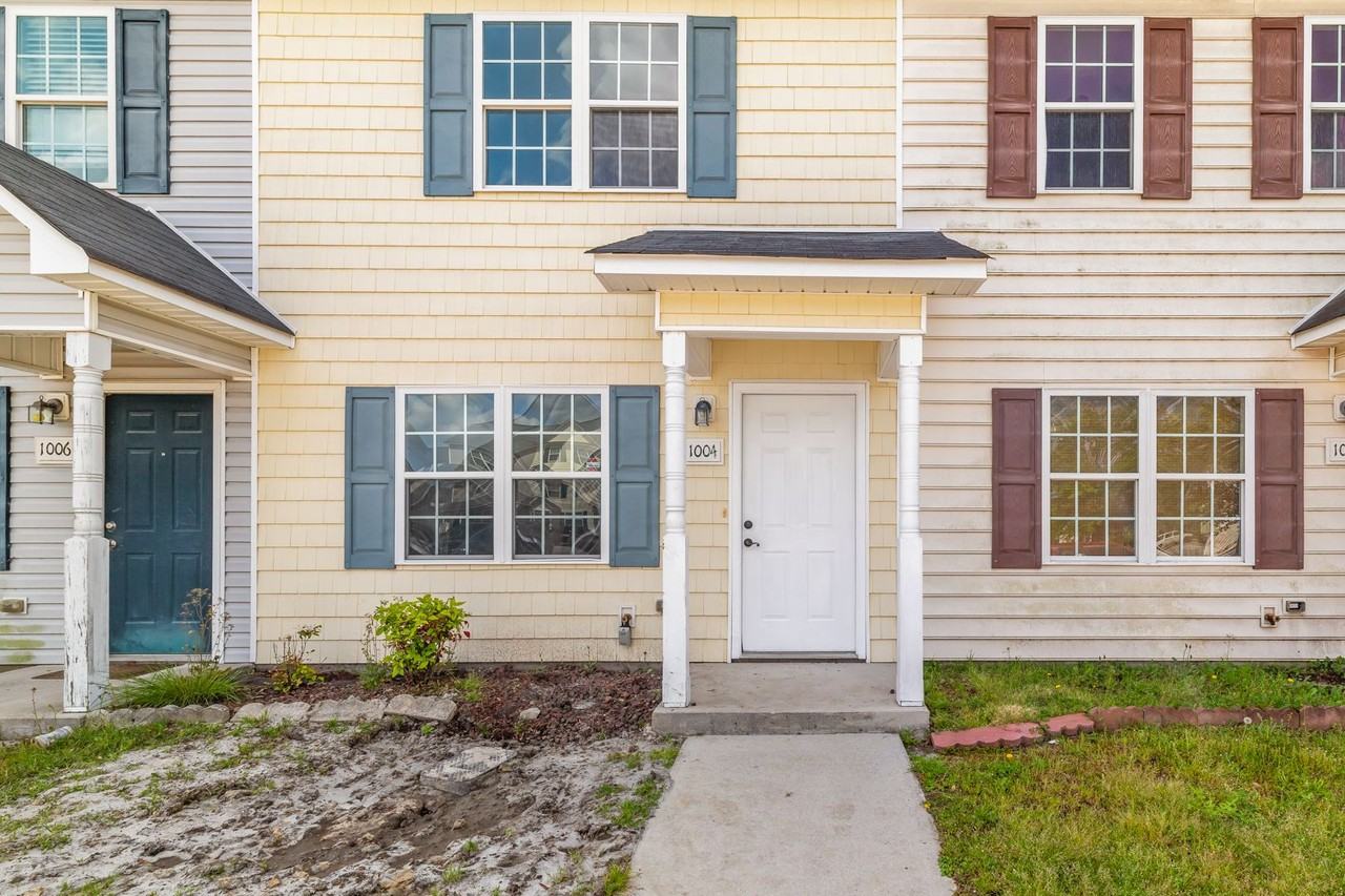 1004 Banister Loop - Photo 4 of 26