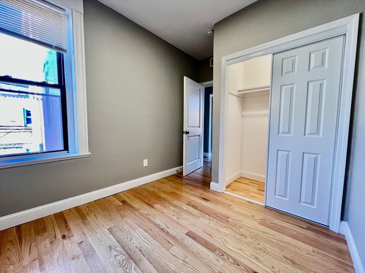 1914 Beacon St - Photo 7 of 13