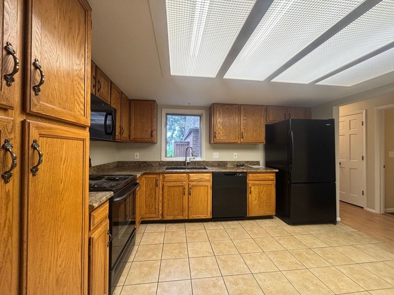 179 Xenon St - Photo 6 of 22