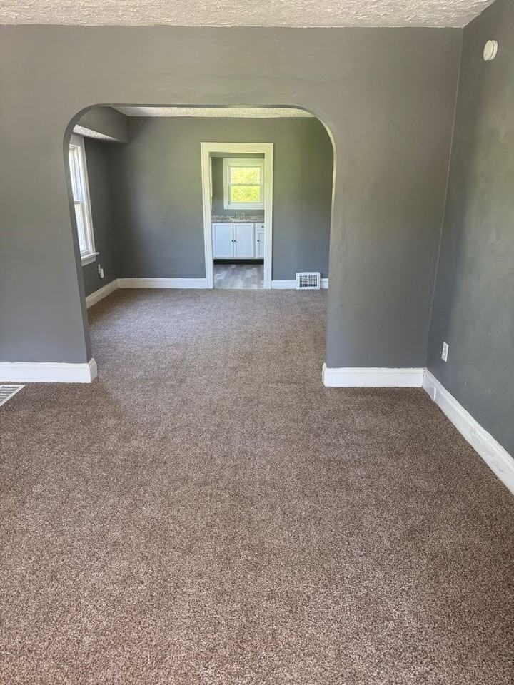 11115 Notre Dame Ave - Photo 2 of 18