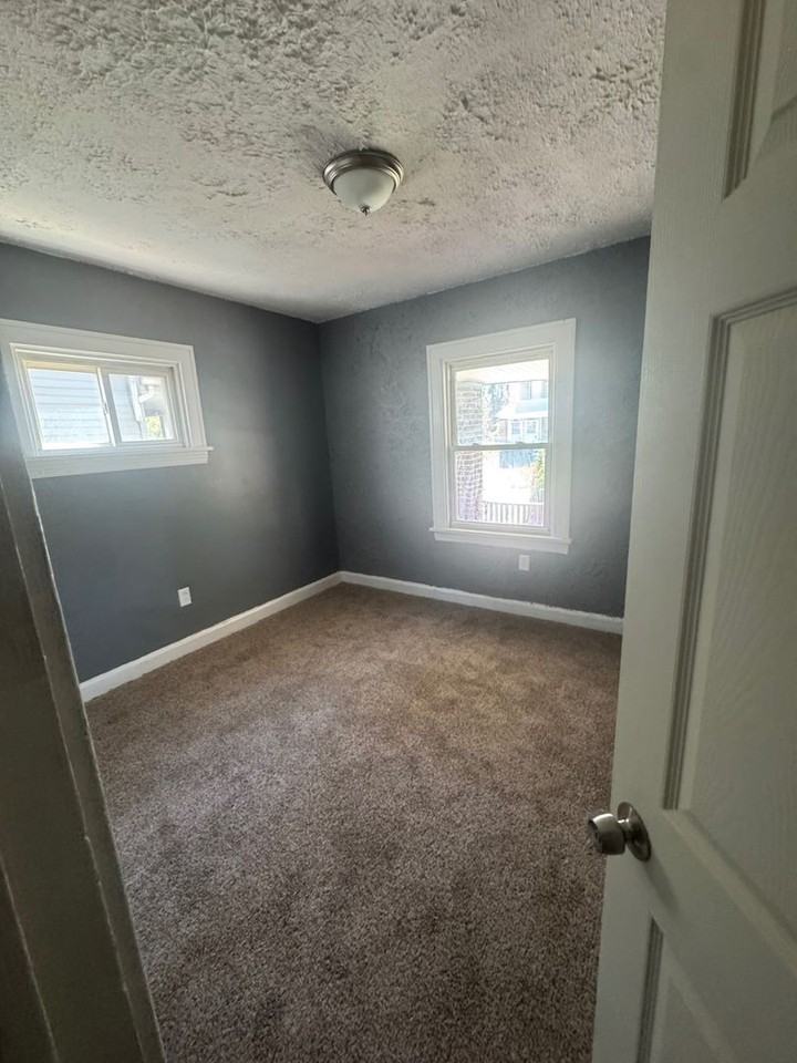 11115 Notre Dame Ave - Photo 4 of 18