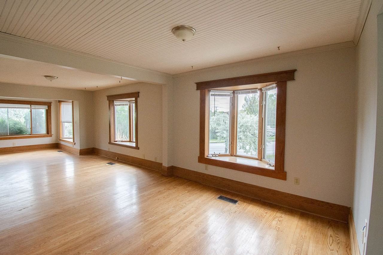 1321 3rd Ave Nw - Photo 3 of 28