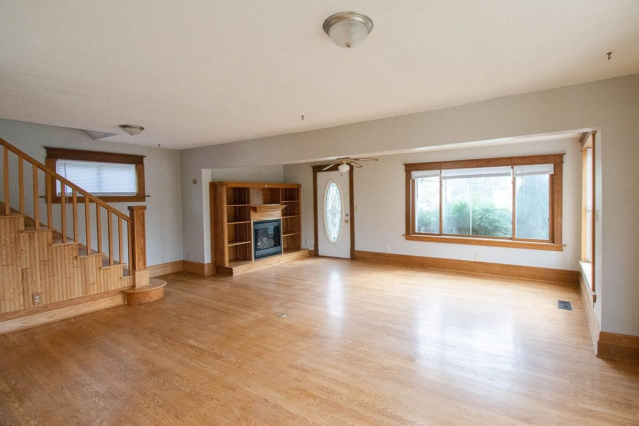 1321 3rd Ave Nw - Photo 2 of 28