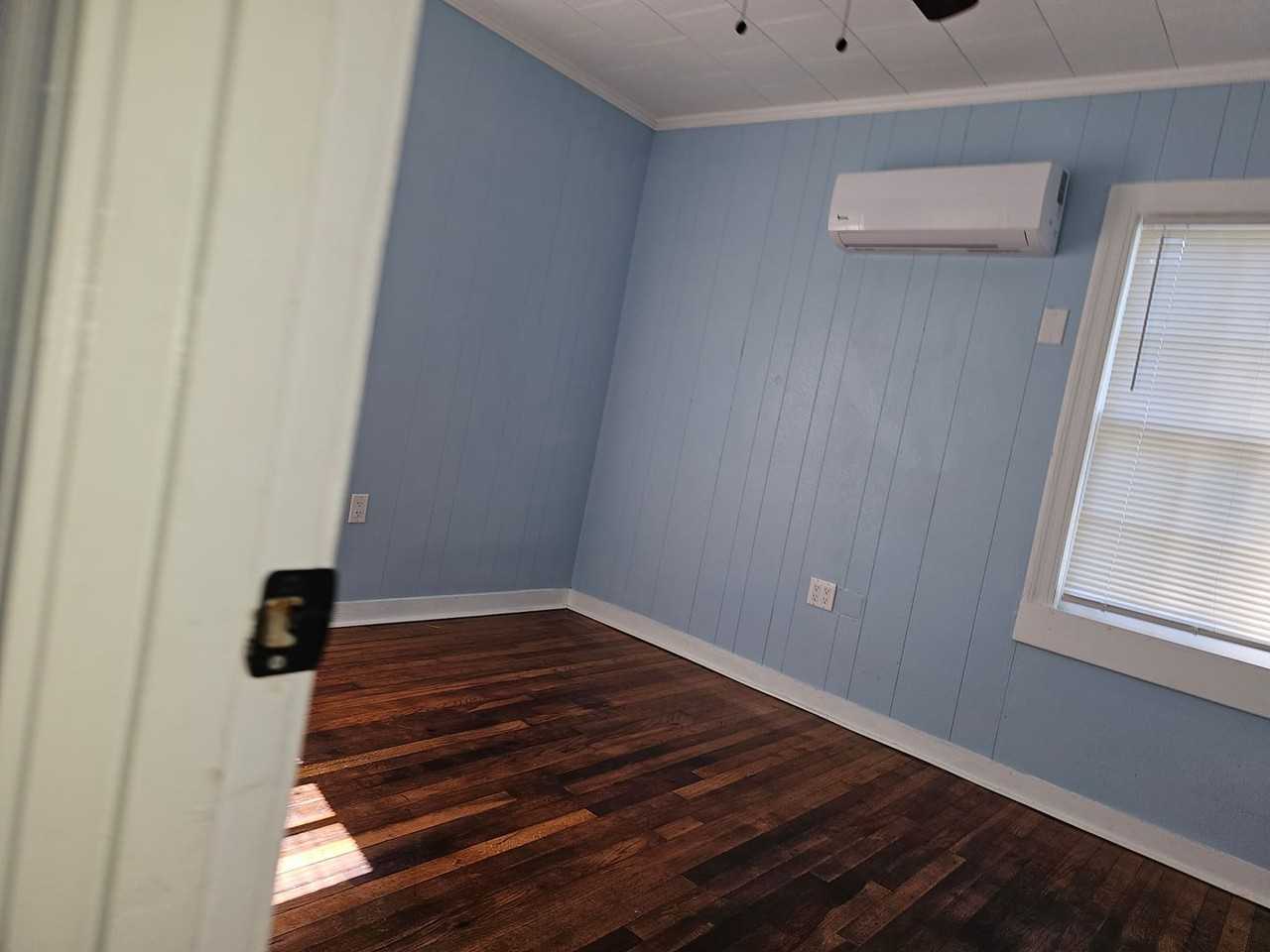 1816 Kenmore Dr - Photo 3 of 6