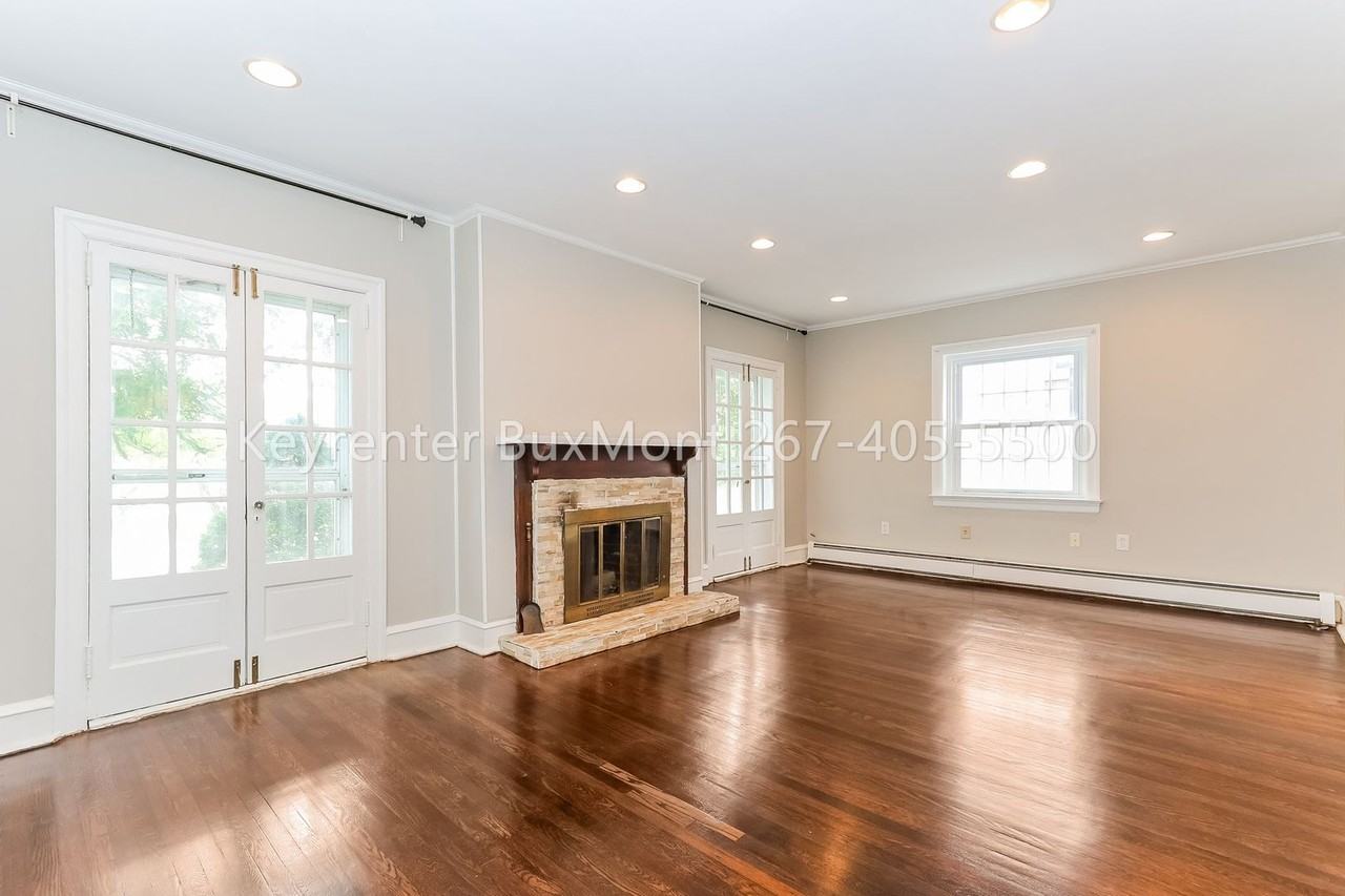 207 Church Rd - Photo 4 of 18