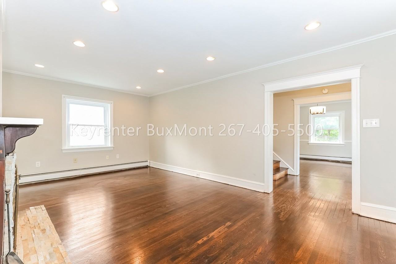 207 Church Rd - Photo 5 of 18