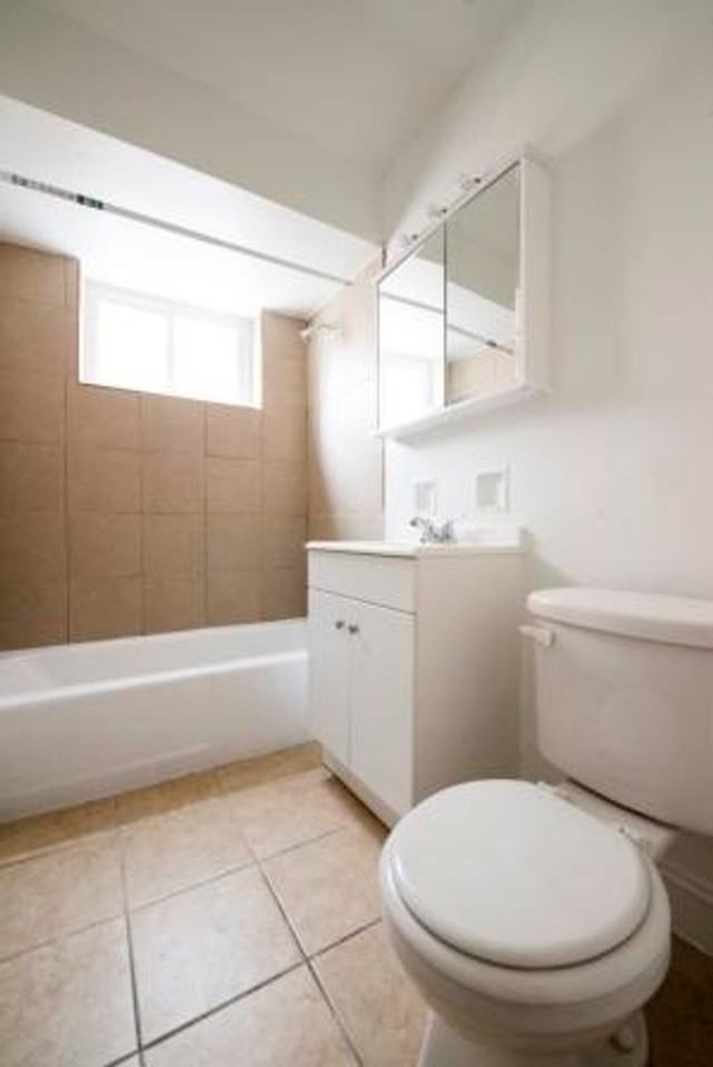 2062 W 135th Pl Blue Island, IL 60406 - Photo 2 of 14