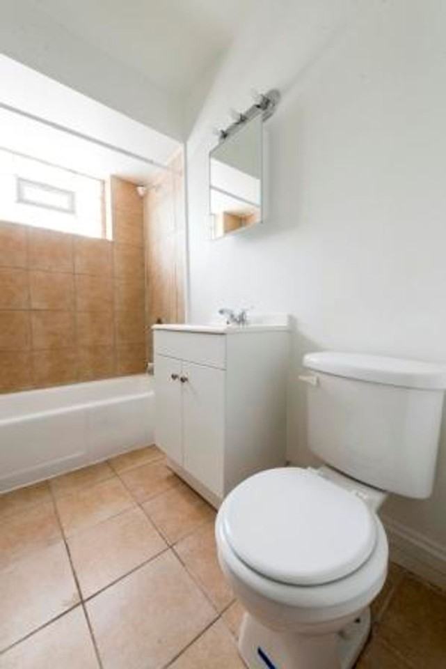 2062 W 135th Pl Blue Island, IL 60406 - Photo 3 of 14