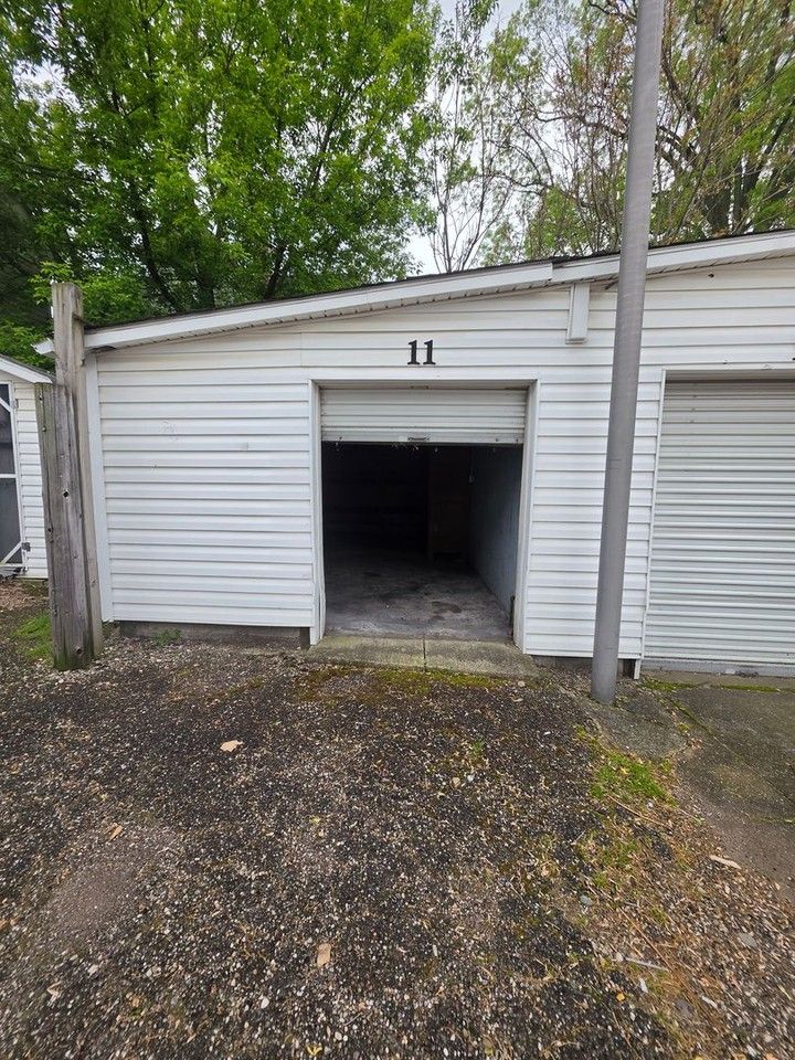 398 E South St - Photo 2 of 12