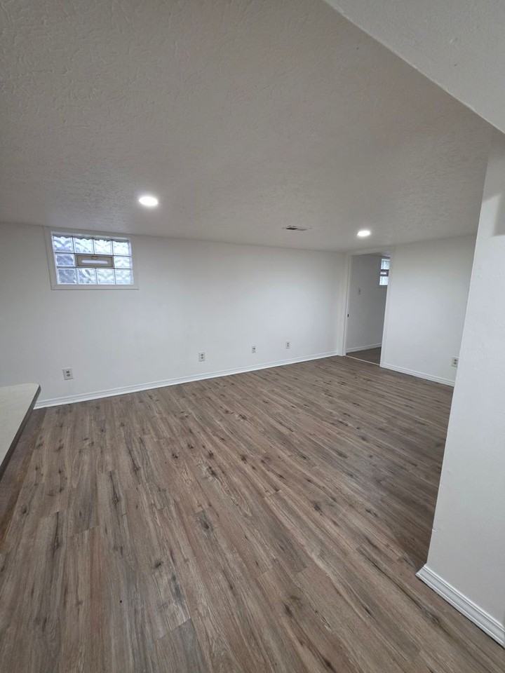 398 E South St - Photo 6 of 12