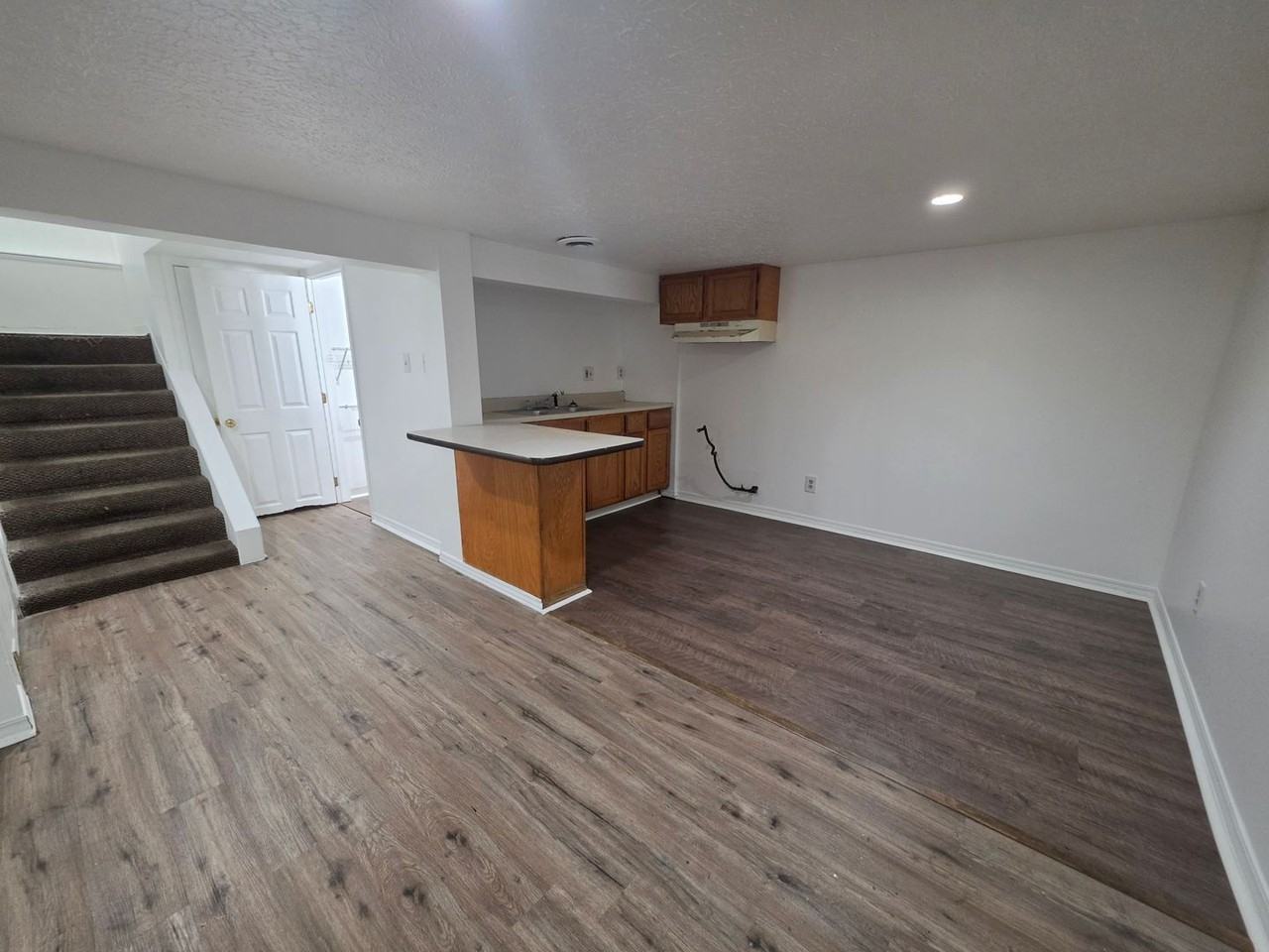 398 E South St - Photo 7 of 12