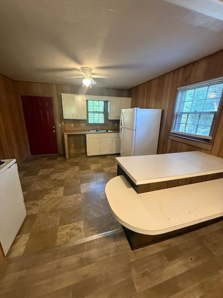 1326 Spanish Dr - Photo 2 of 8