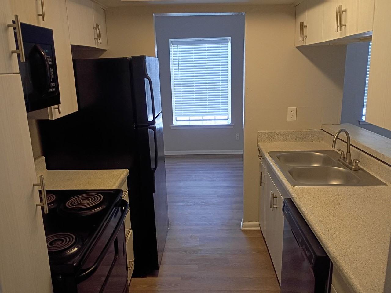The Sterling - Photo 5 of 6
