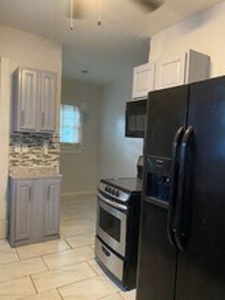 3844 Virginia St - Photo 5 of 13