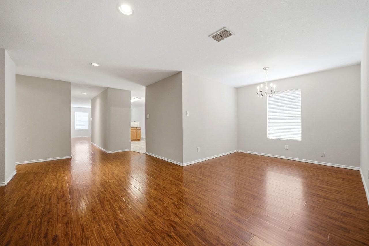 712 Preston Dr - Photo 4 of 33
