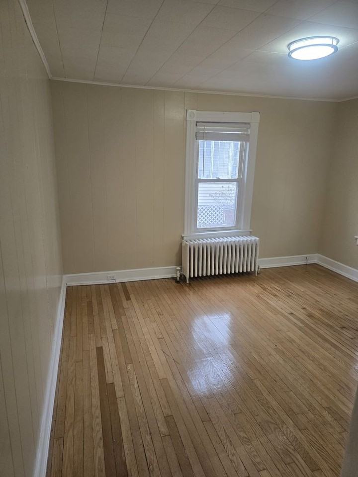 420 Washington St - Photo 2 of 6