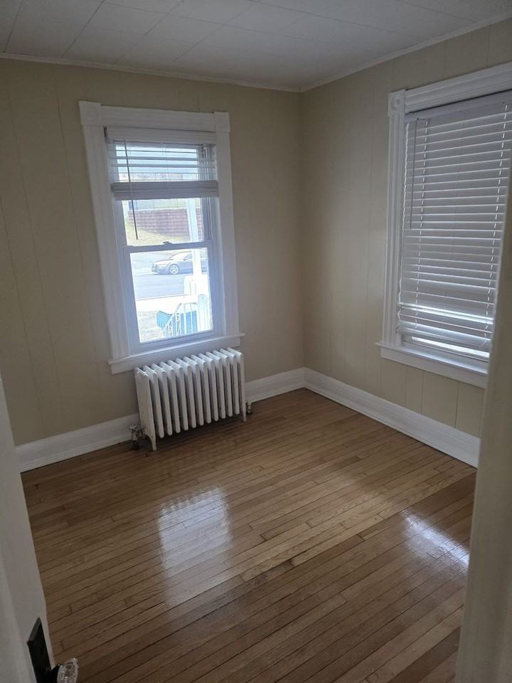 420 Washington St - Photo 4 of 6