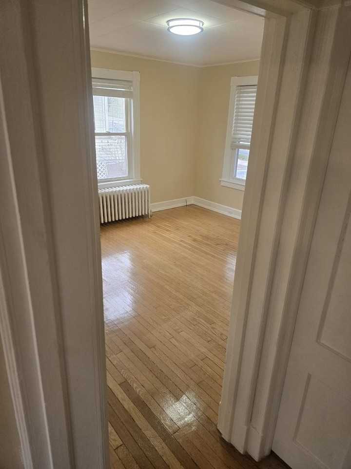 420 Washington St - Photo 5 of 6
