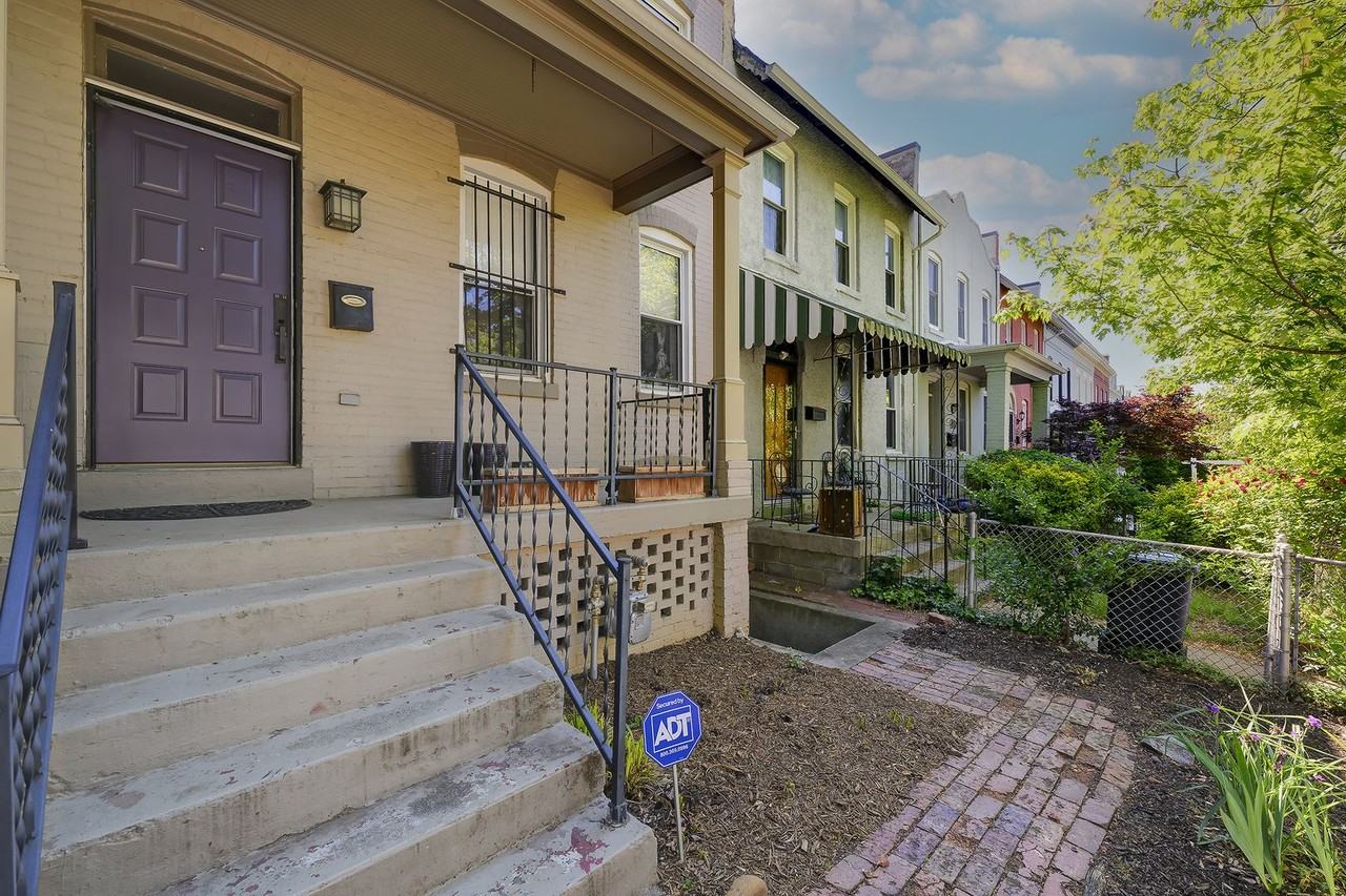 1123 7th St Ne - Photo 2 of 49