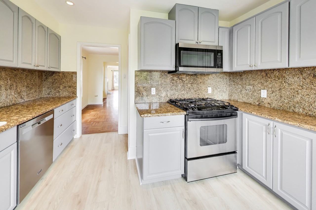 163 Clearfield Dr - Photo 6 of 46