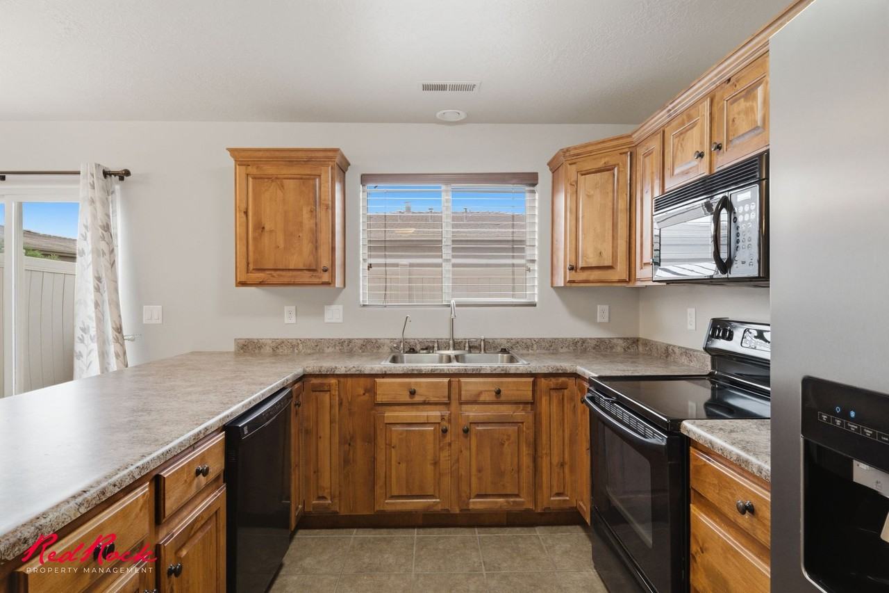 2422 S River Rd #5 - Photo 2 of 26