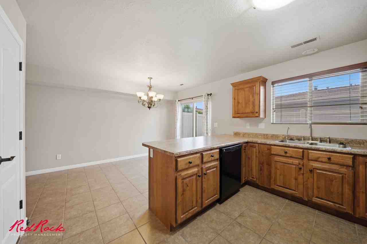 2422 S River Rd #5 - Photo 5 of 27