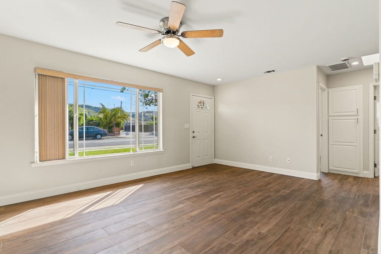 29189 Lassen St - Photo 4 of 22