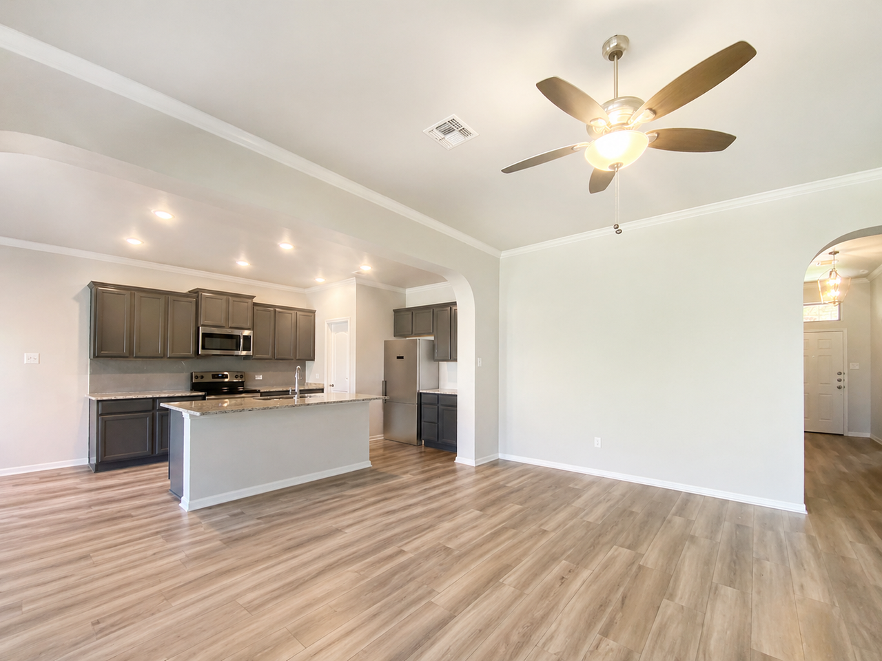 7910 Marsala Dr - Photo 4 of 14