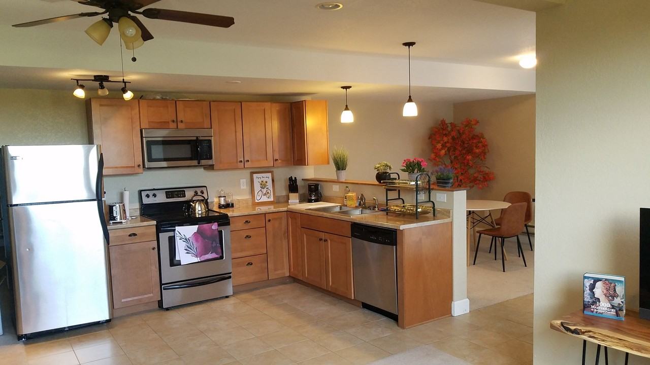 578 Brainard Cir #1 - Photo 4 of 10