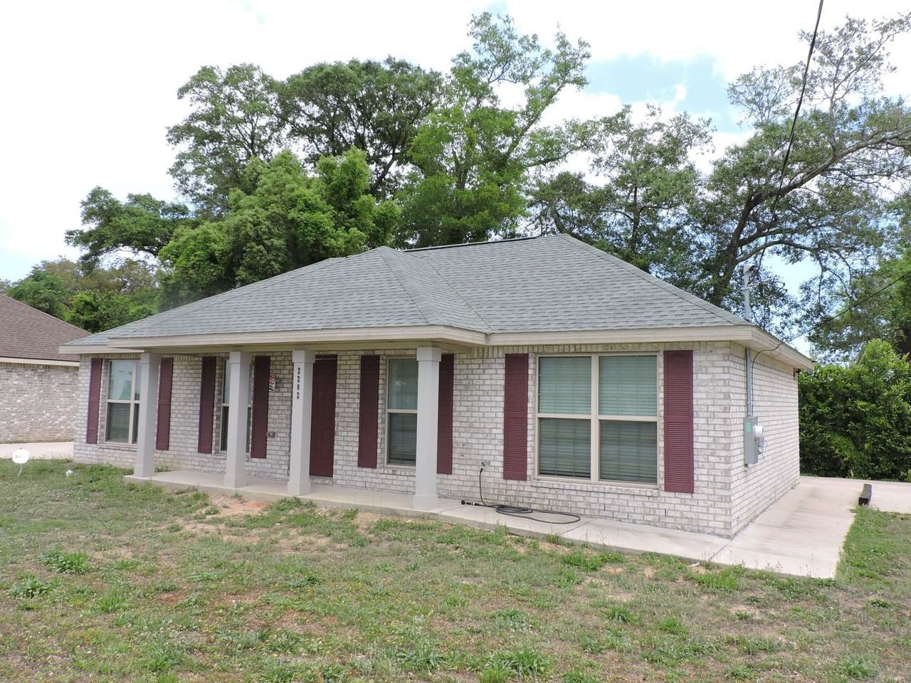 2202 N E St - Photo 2 of 19