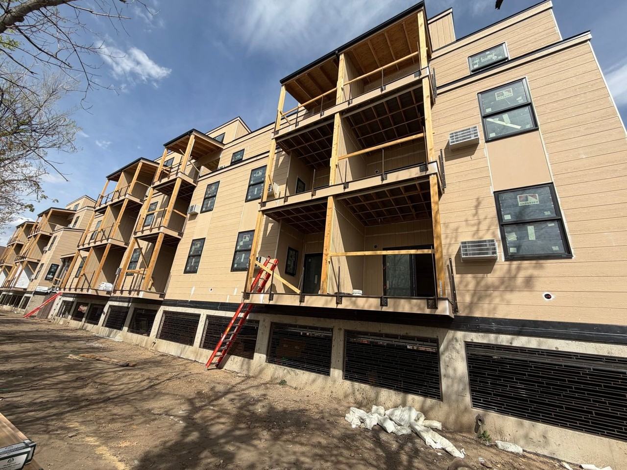 2301 Pearl St - Photo 5 of 11