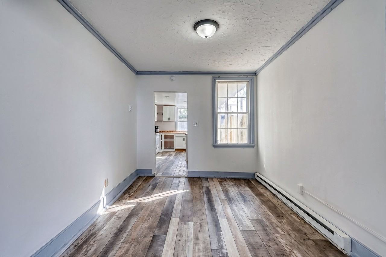 1251 Bailey St - Photo 5 of 19