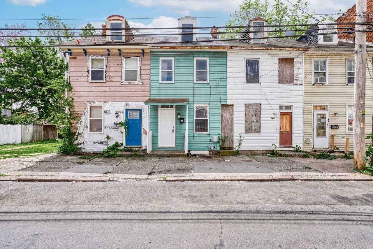 1251 Bailey St - Photo 6 of 19