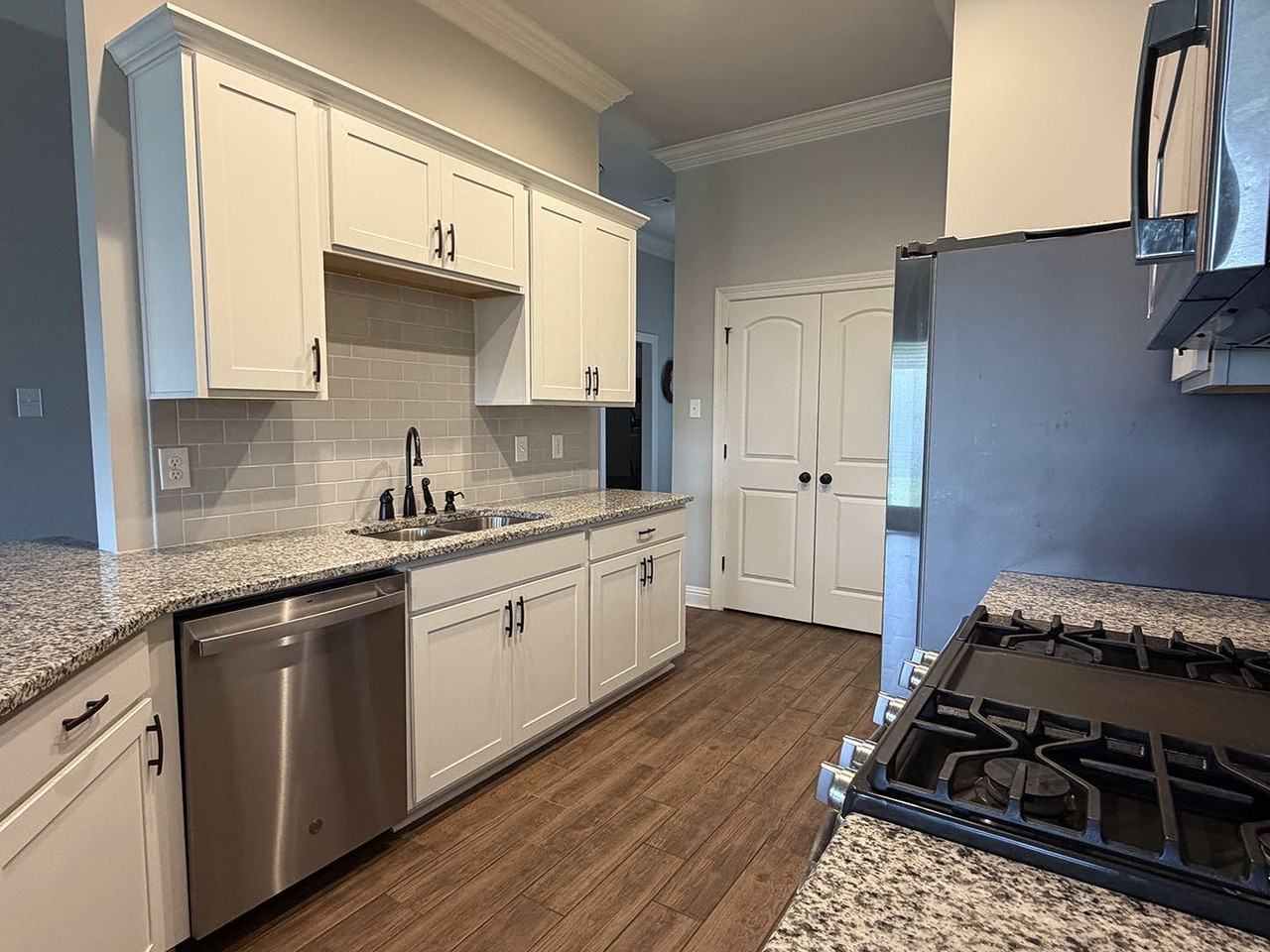 403 Mangrove Ln - Photo 3 of 26