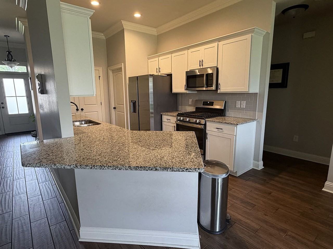 403 Mangrove Ln - Photo 5 of 26