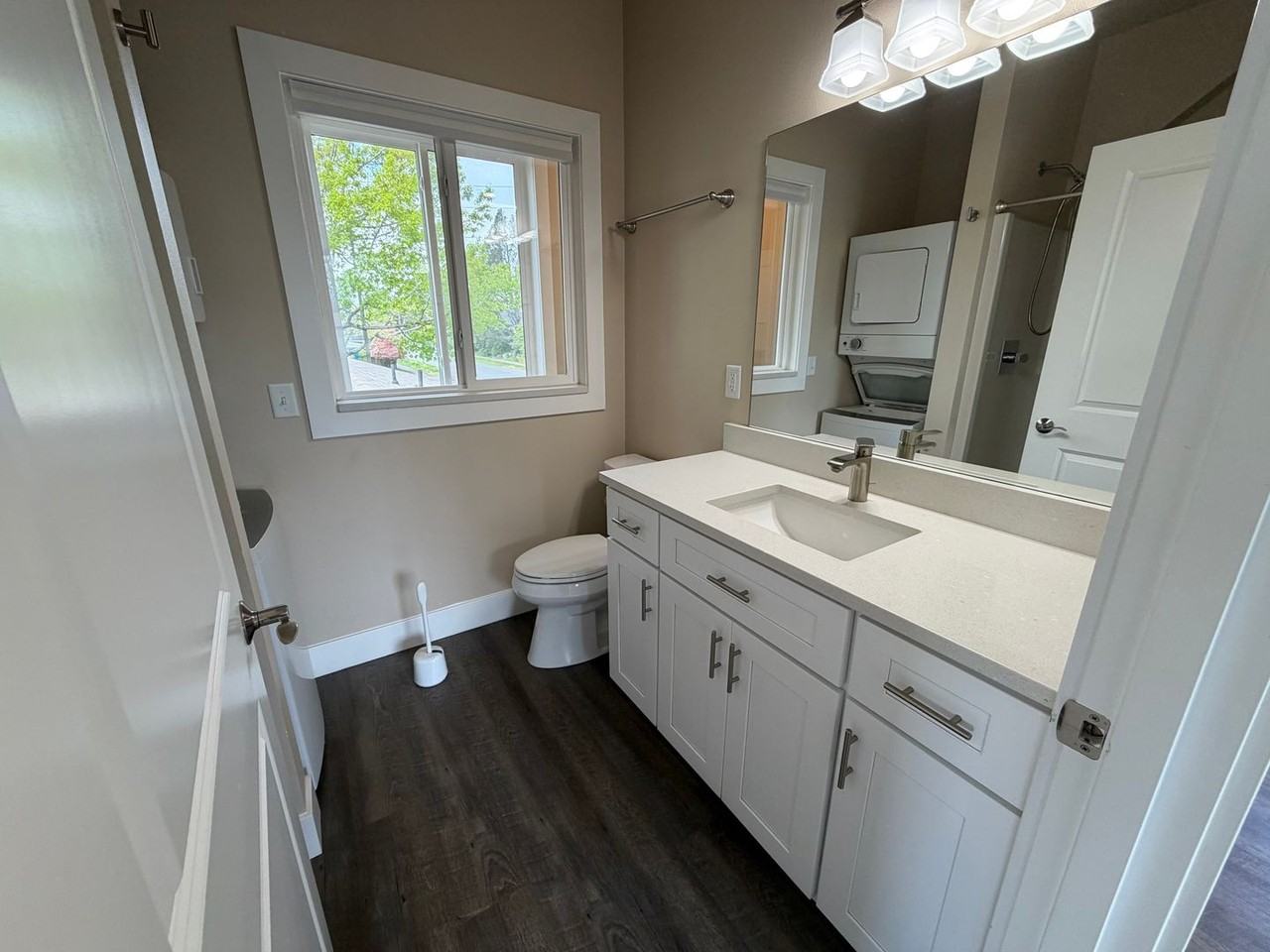 804 E Connecticut St - Photo 7 of 10