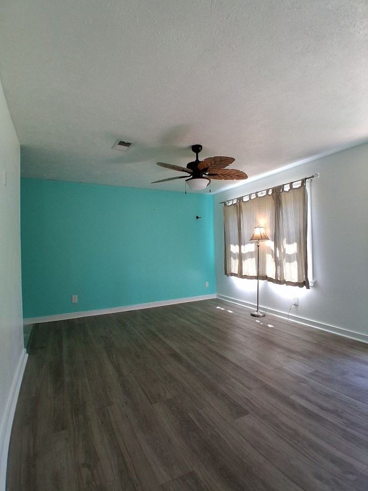4070 Long Line Ln - Photo 4 of 7