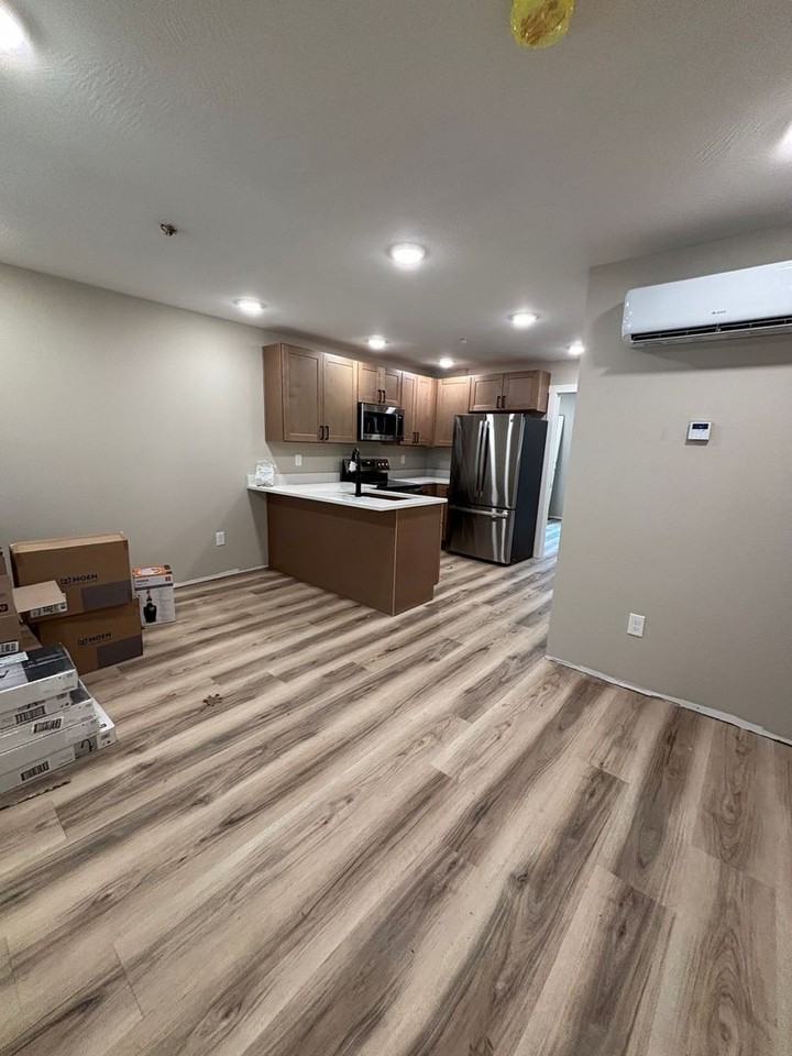 Monett Apartments - Photo 2 of 9