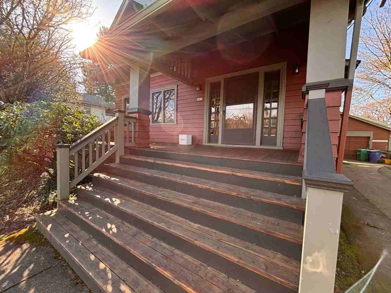 2817 Ne 19th Ave - Photo 2 of 35