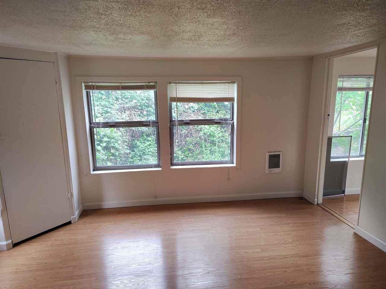 1592 Se Eddy St - Photo 3 of 13