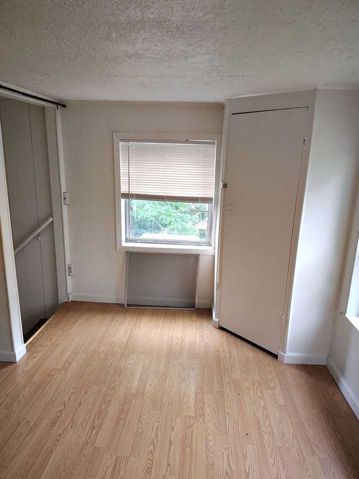 1592 Se Eddy St - Photo 4 of 13