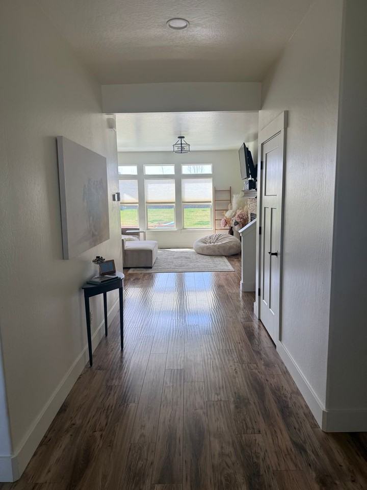 631 Cameron Loop - Photo 2 of 19