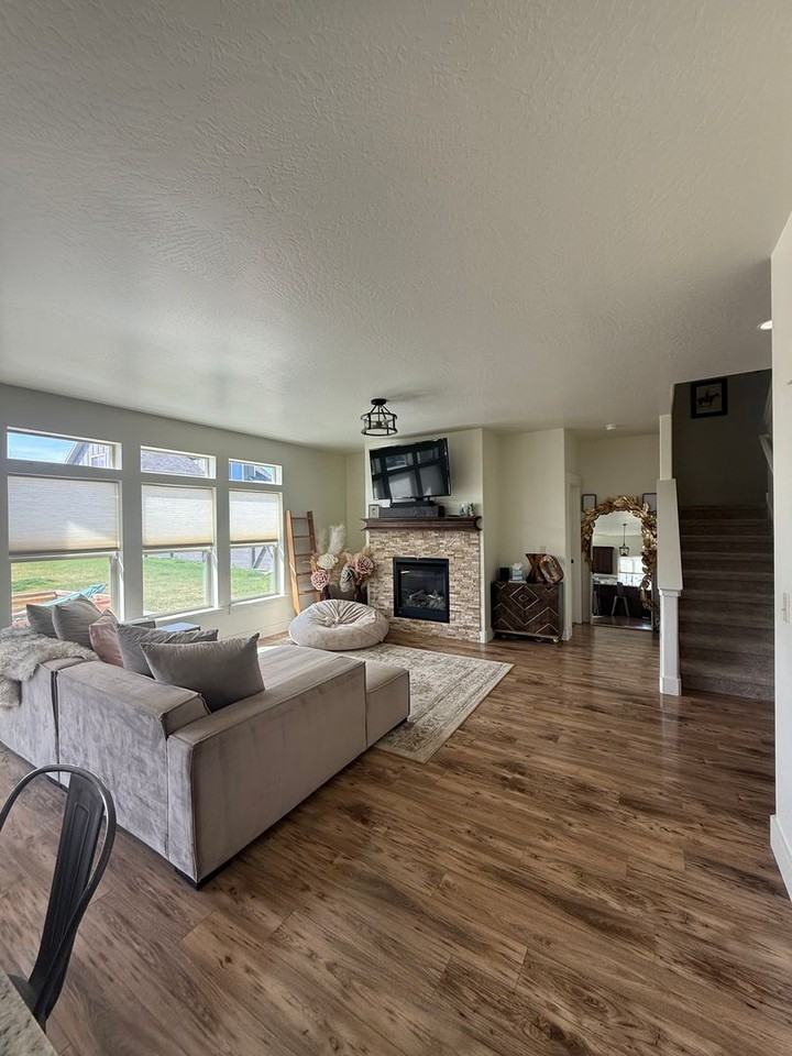 631 Cameron Loop - Photo 7 of 19