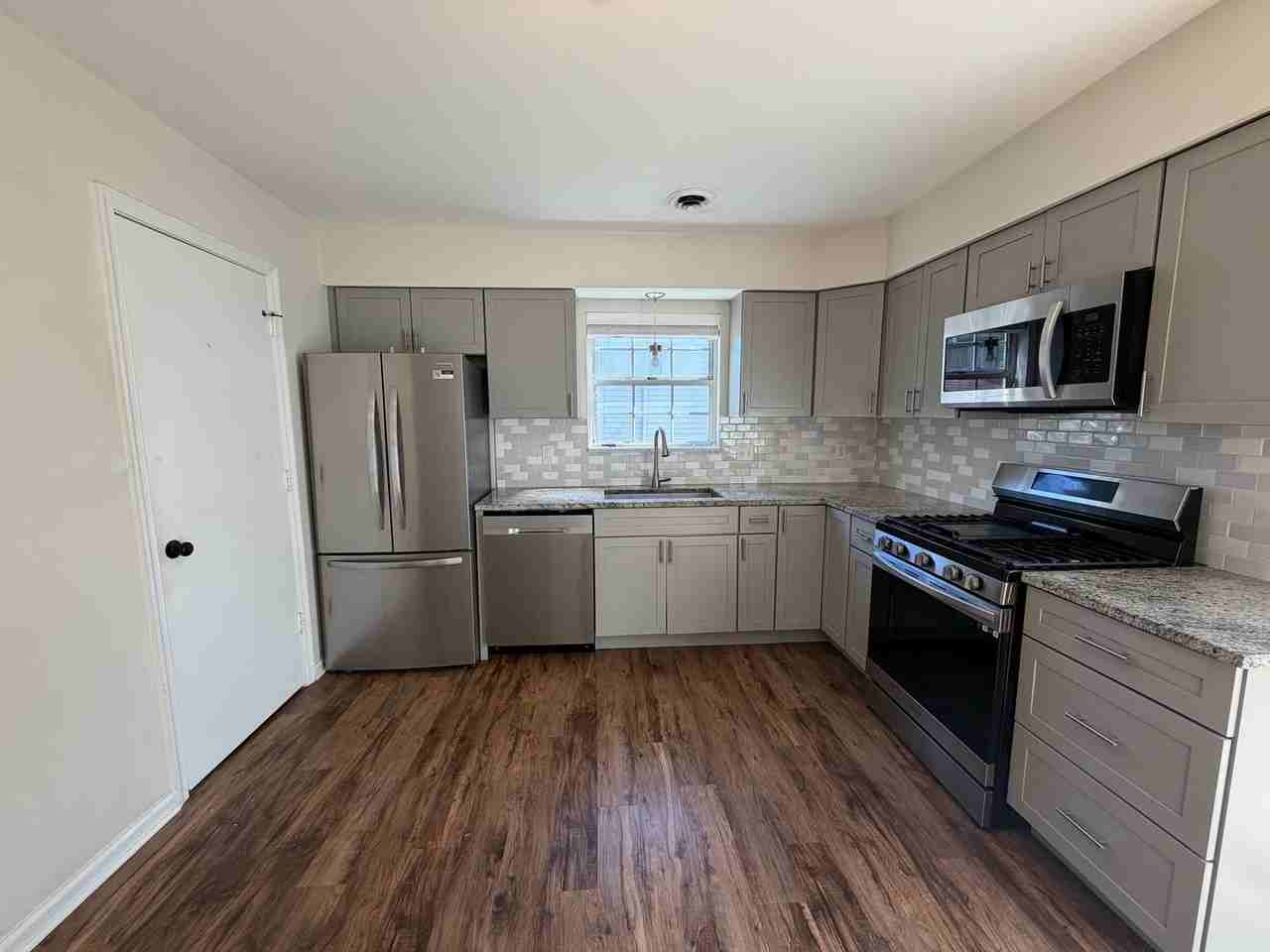 2099 Commonwealth Dr - Photo 4 of 14