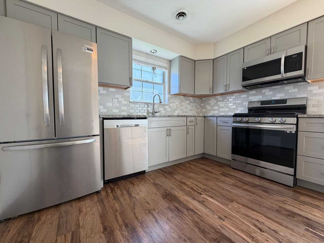 2099 Commonwealth Dr - Photo 5 of 14